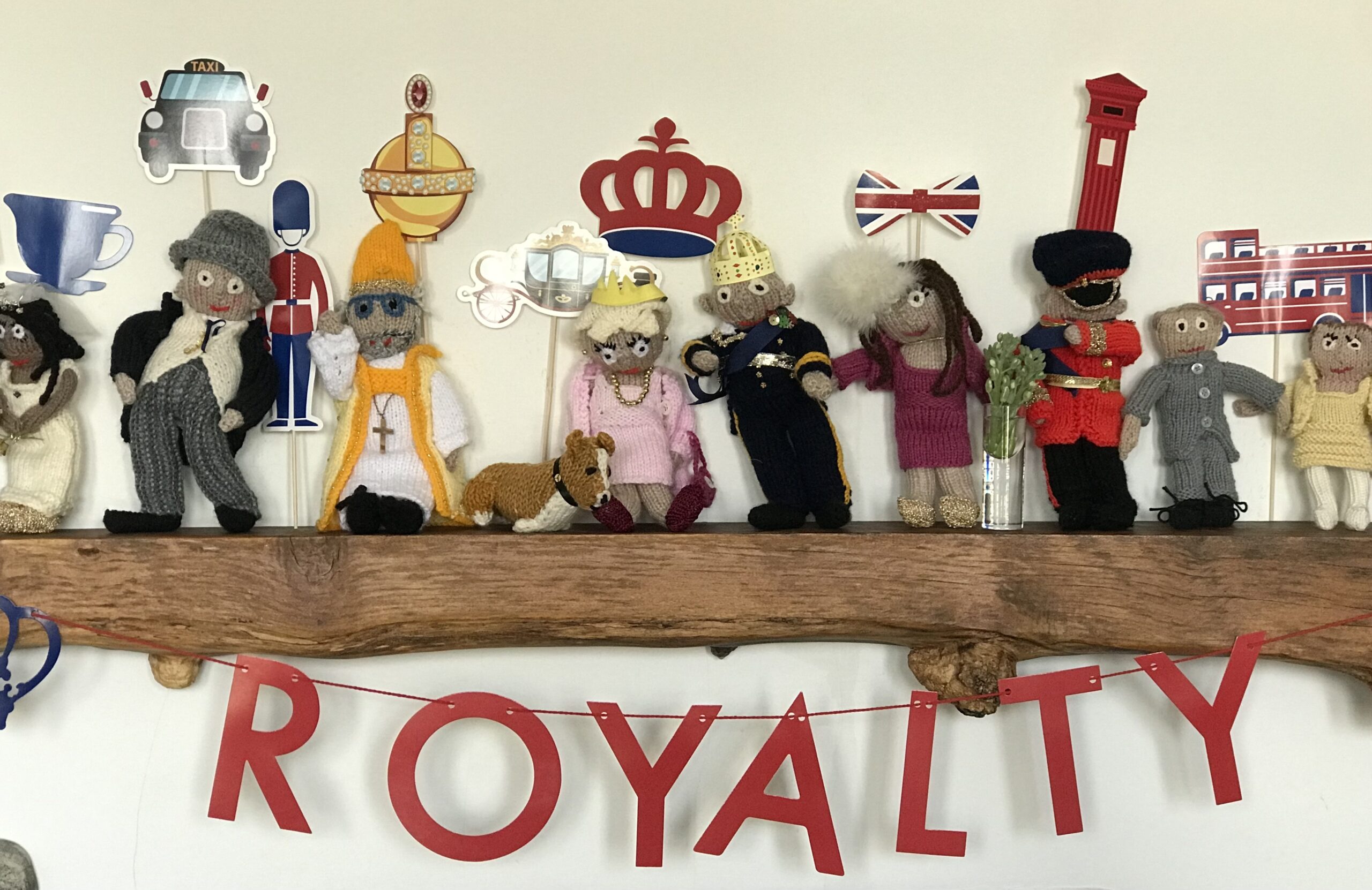 BLOG 119 – Coronation Weekend, Coronation Windows, ‘From Street To Sea’, Bridport Bowling Club Centenary And Mayor Making